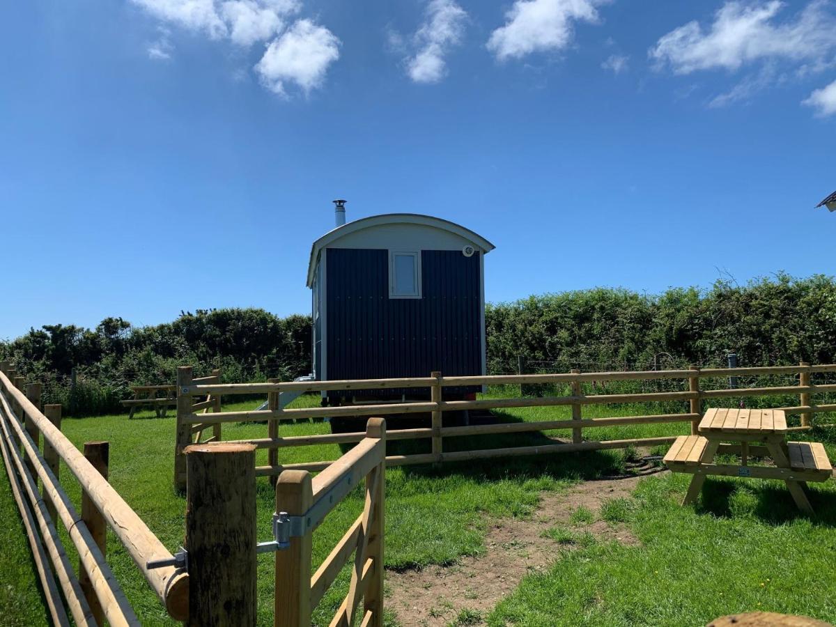 Breage Ewe With A View Sea View Shepherds Huts מראה חיצוני תמונה
